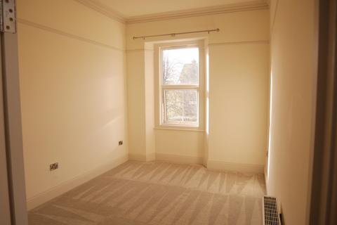 2 bedroom flat to rent, Albert Quadrant, ,