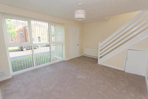 3 bedroom house to rent, Grasmere Way, Linslade