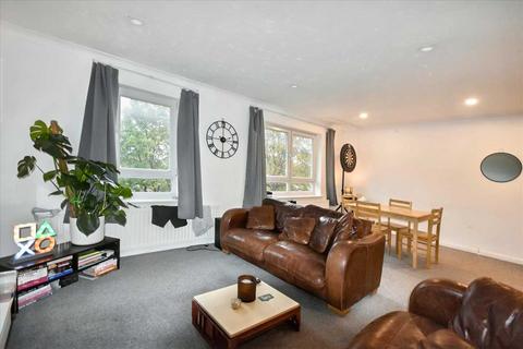 2 bedroom flat for sale, Addley Court, Chiswick