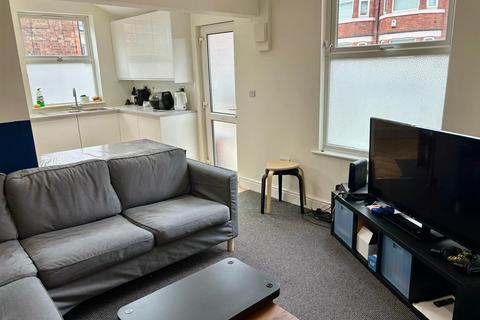 6 bedroom terraced house to rent, £154PPPW INCL BILLS - LENTON BOULEVARD NG7 2EN