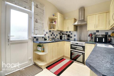 2 bedroom terraced house for sale, Beedell Avenue, Westcliff-On-Sea