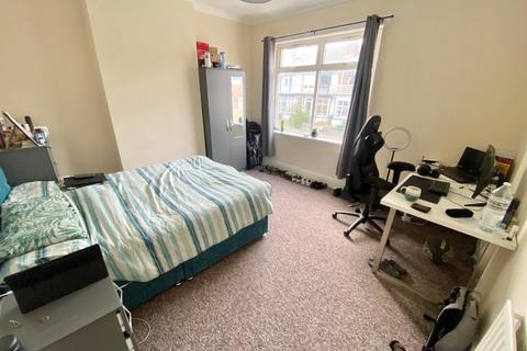 3 bedroom terraced house to rent, Park Road, Smethwick