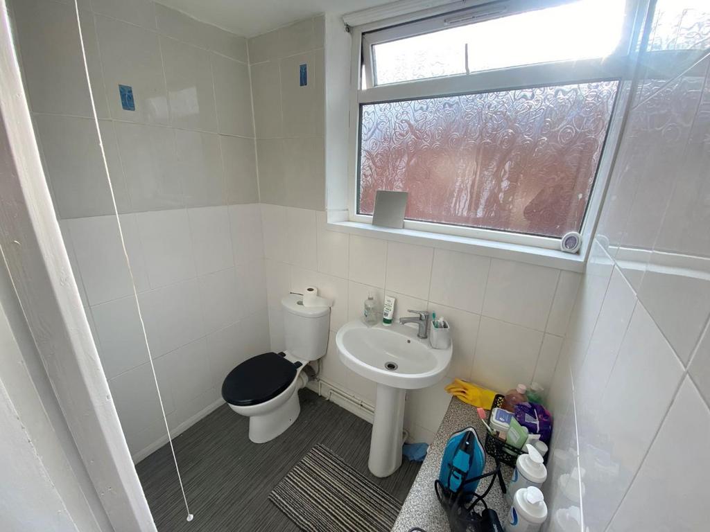 Upstairs toilet.jpg