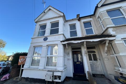 Hamlet Court Road, SS0