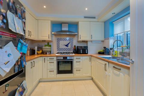 3 bedroom link detached house for sale, Fairlight Drive, Uxbridge UB8