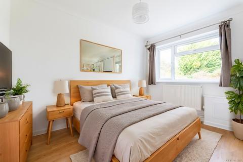 10 Crisp Road, Ellingham, Bungay, NR35 2HA