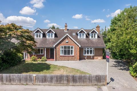 5 bedroom detached house to rent, Hadlow Road, Tonbridge