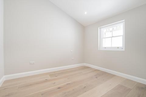 3 bedroom terraced house to rent, Bryanston Mews West, London, W1H