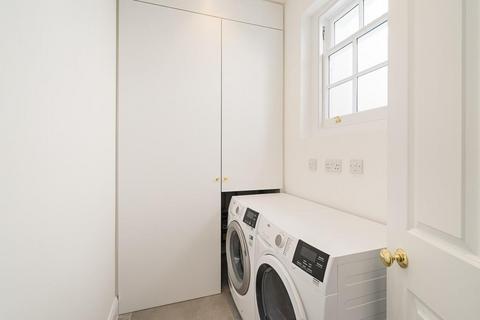 3 bedroom terraced house to rent, Bryanston Mews West, London, W1H