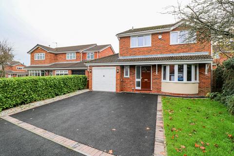 4 bedroom detached house to rent, Raven Close, Sandbach, CW11