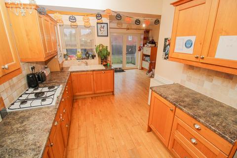 3 bedroom semi-detached house for sale, The Warren, Northampton, NN4