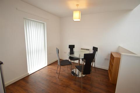 3 bedroom house to rent, Boston Street, Manchester M15