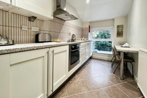 6 bedroom semi-detached house for sale, Bury Old Road, Manchester M25