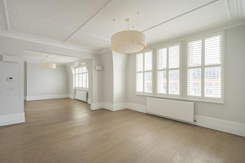 3 bedroom flat to rent, Sloane Street, Knightsbridge, London, SW1X