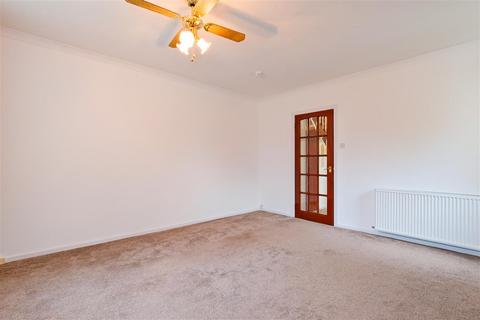 3 bedroom maisonette to rent, Kelvin Gardens, Hamilton