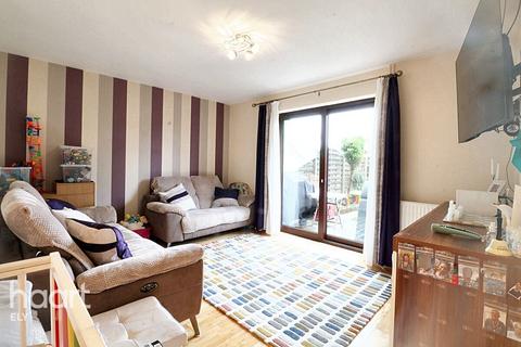 21 Christopher Tye Close, Ely, CB6 3DB