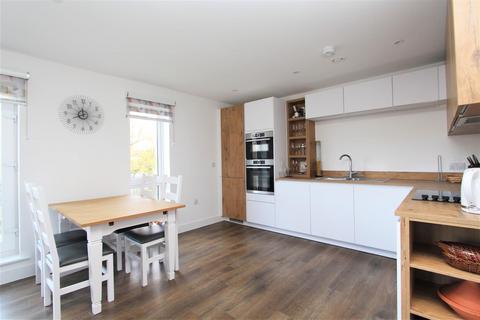 2 bedroom flat to rent, 9 Fairfield Way, Bath Road, Keynsham, Bristol