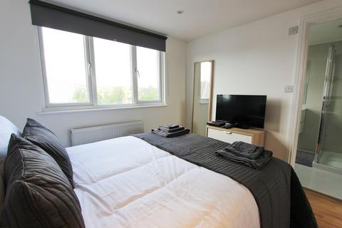 1 bedroom in a house share to rent, 4 Burnley Road, London, NW10