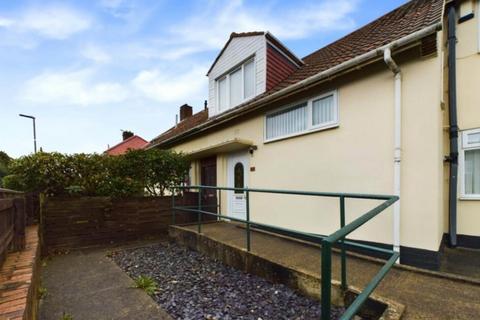 3 bedroom end of terrace house to rent, Easington Avenue, Gateshead NE9