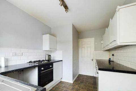 3 bedroom end of terrace house to rent, Easington Avenue, Gateshead NE9