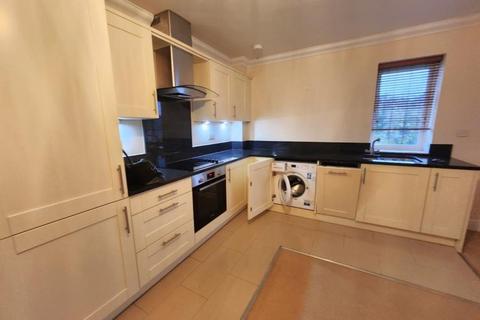 2 bedroom apartment to rent, Station Approach, West Byfleet KT14