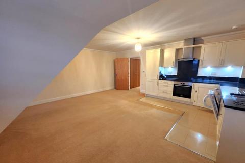 2 bedroom apartment to rent, Station Approach, West Byfleet KT14