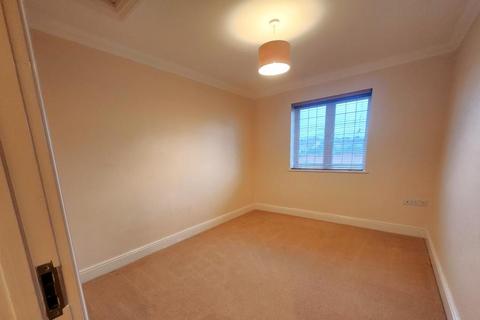 2 bedroom apartment to rent, Station Approach, West Byfleet KT14