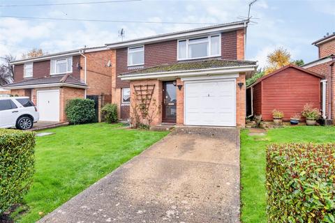 4 bedroom house for sale, Rushden Way, Farnham GU9