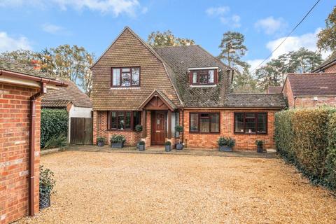 4 bedroom detached house for sale, Lightwater,  Surrey,  GU18