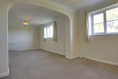 2 bedroom flat for sale, Colwell Road, Francislea Colwell Road, RH16