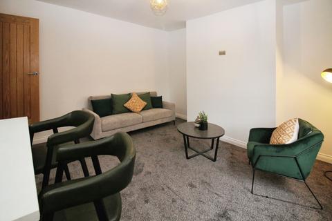 2 bedroom end of terrace house to rent, Quarry Mount Place, Woodhouse, LS6