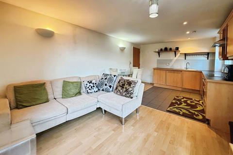 2 bedroom flat to rent, City Walk, Leeds, LS11