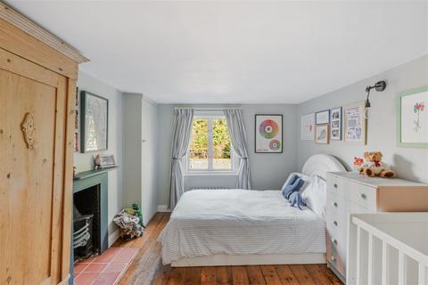 2 Mill Lane, Epsom, KT17 2AG