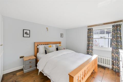 2 Mill Lane, Epsom, KT17 2AG