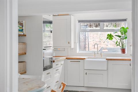 2 Mill Lane, Epsom, KT17 2AG