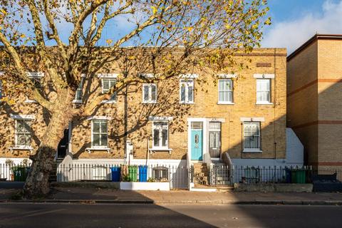 5 bedroom terraced house to rent, Southwark Park Road, Bermondsey, London, SE16