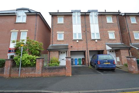 4 bedroom house to rent, Yew Street, Manchester M15