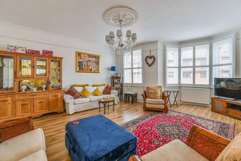 4 bedroom maisonette for sale, Tooting High Street, Tooting Broadway, London, SW17