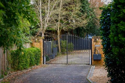 undefined, School Road, Windlesham