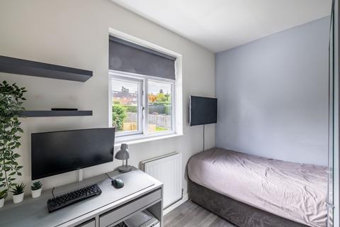 110 Farleigh Road, Warlingham, CR6 9ED