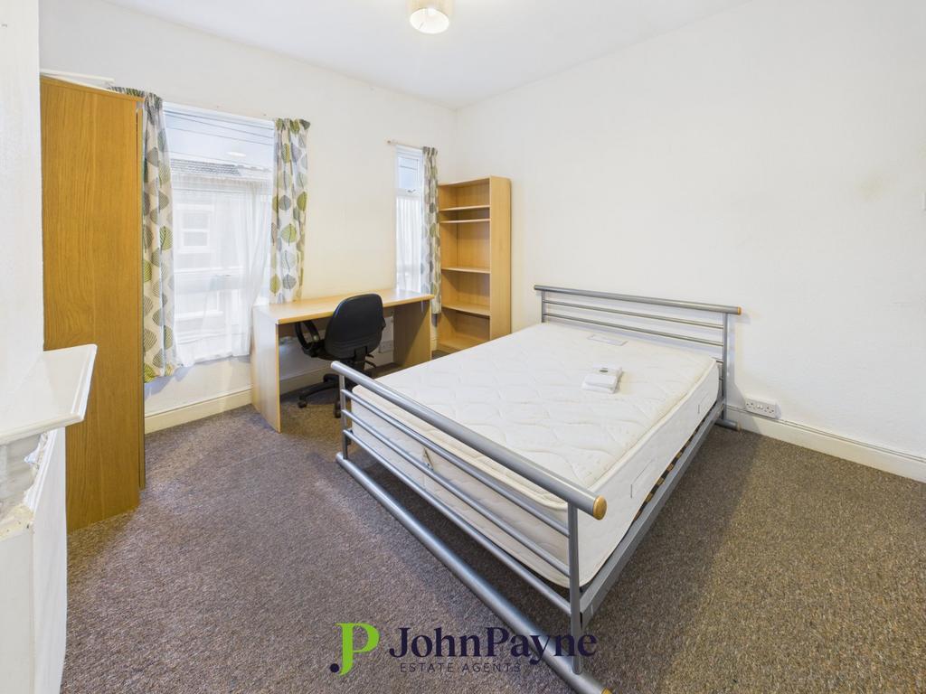 Bedroom (Front)