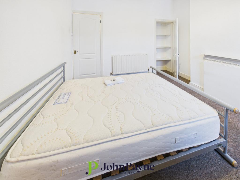 Bedroom (Front)