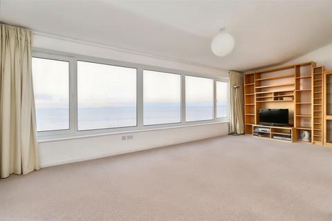 3 bedroom flat for sale, Outstanding coastal location with panoramic views