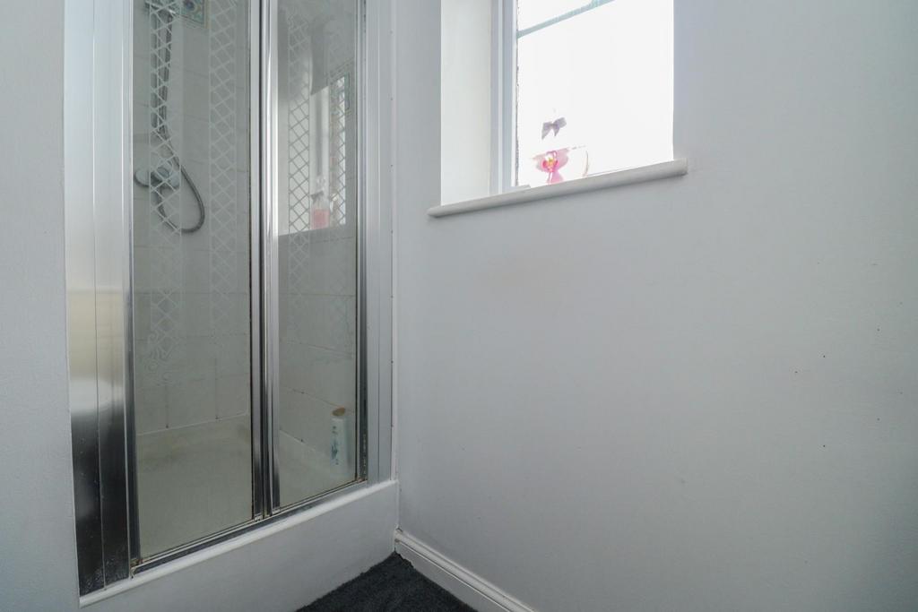 En Suite Shower Room