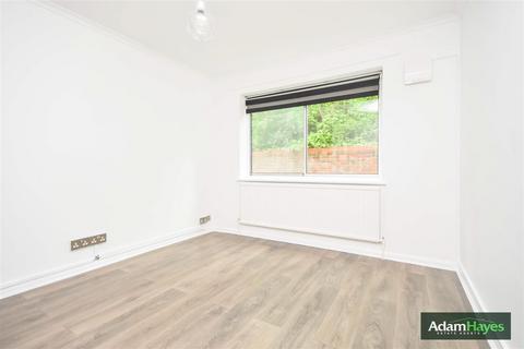 2 bedroom maisonette to rent, North Crescent, London N3