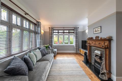 3 bedroom detached house for sale, Brighton Road, Redhill