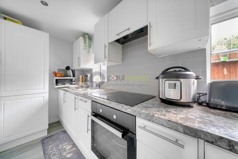 5 Hill View, Whyteleafe, CR3 0HE