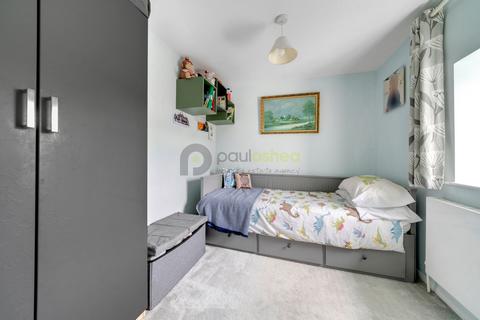5 Hill View, Whyteleafe, CR3 0HE
