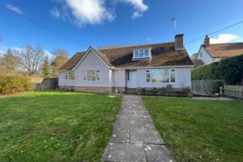 5 bedroom detached bungalow to rent, Church Hill, Pakenham