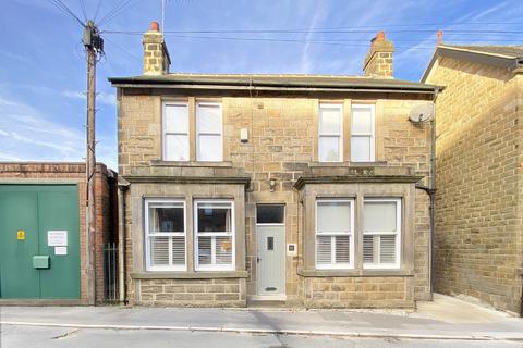 3 bedroom detached house to rent, West Grove Road, Harrogate, HG1 2AD